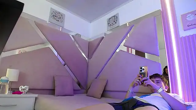 Snapshot of oblivionlove chatting on November 18, 2025, 8:12 pm oblivionlove online show from November 18, 2025, 8:12 pm