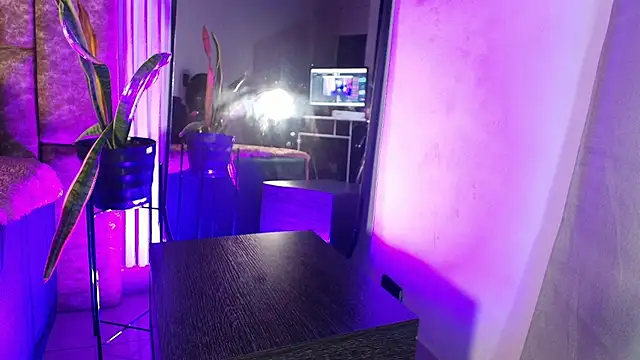 Snapshot of Missdionne_curly chatting on March 19, 2026, 11:32 am Missdionne curly online show from March 19, 2026, 11:32 am