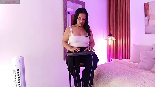 Snapshot of EvaGoddess_ chatting on June 26, 2026, 8:03 pm EvaGoddess online show from June 26, 2026, 8:03 pm