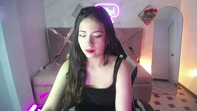 Chloe Brownn v online show from September 26, 2025, 8:27 pm