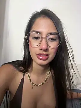 Snapshot of Julieta_Duque chatting on April 23, 2026, 3:24 am Julieta Duque online show from April 23, 2026, 3:24 am