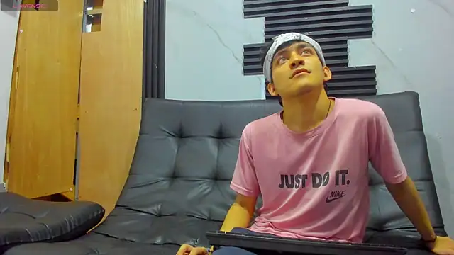 Snapshot of Amun_obsidian chatting on November 10, 2025, 12:10 pm Amun obsidian online show from November 10, 2025, 12:10 pm