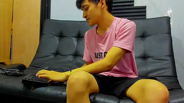 Snapshot of Amun_obsidian chatting on October 18, 2025, 12:29 pm Amun obsidian online show from October 18, 2025, 12:29 pm