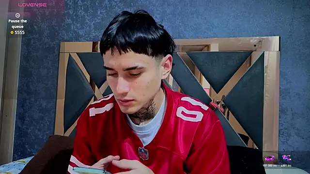 owen desmond online show from October 21, 2025, 2:33 am