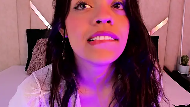 Snapshot of Bella_Ross_ chatting on November 19, 2025, 3:17 am Bella Ross online show from November 19, 2025, 3:17 am