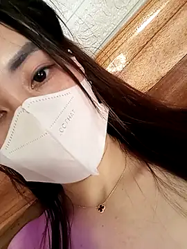 Snapshot of zuzuuLy chatting on November 4, 2025, 7:01 am zuzuuLy online show from November 4, 2025, 7:01 am