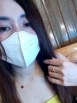 Snapshot of zuzuuLy chatting on October 19, 2025, 4:43 pm zuzuuLy online show from October 19, 2025, 4:43 pm