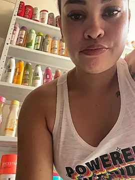 Snapshot of FOX_LATINA chatting on June 20, 2026, 7:41 pm FOX LATINA online show from June 20, 2026, 7:41 pm