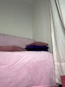 Snapshot of _amelie- chatting on July 1, 2026, 11:27 pm amelie- online show from July 1, 2026, 11:27 pm