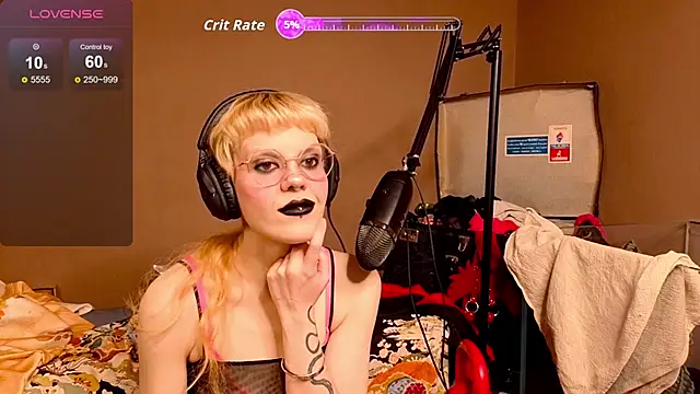 tacodeluxxxe online show from December 2, 2025, 5:47 pm