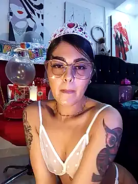 ValeNiitaLuv online show from October 7, 2025, 10:33 pm