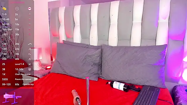 Snapshot of IsaDiiaz chatting on November 8, 2025, 5:22 am IsaDiiaz online show from November 8, 2025, 5:22 am