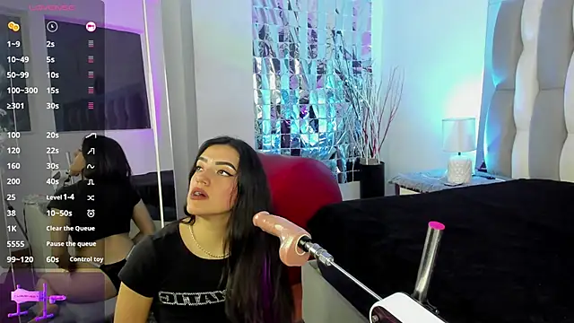 Snapshot of IsaDiiaz chatting on October 16, 2025, 4:10 am IsaDiiaz online show from October 16, 2025, 4:10 am