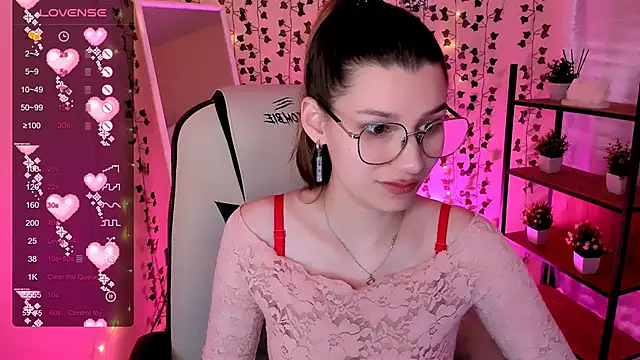 Snapshot of LinaBlossom_ chatting on May 25, 2026, 2:11 am LinaBlossom online show from May 25, 2026, 2:11 am