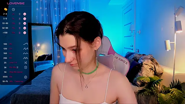 Snapshot of LinaBlossom_ chatting on May 23, 2026, 8:35 am LinaBlossom online show from May 23, 2026, 8:35 am