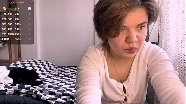 Snapshot of SabrinaFolts chatting on October 12, 2025, 9:10 am SabrinaFolts online show from October 12, 2025, 9:10 am