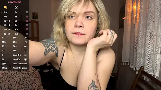 Snapshot of SabrinaFolts chatting on November 23, 2025, 1:43 pm SabrinaFolts online show from November 23, 2025, 1:43 pm