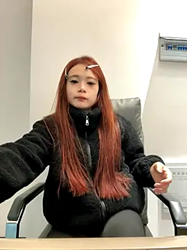 Snapshot of YY-27 chatting on November 29, 2025, 9:20 am YY-27 online show from November 29, 2025, 9:20 am