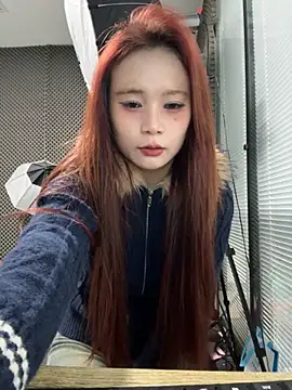 Snapshot of YY-27 chatting on December 4, 2025, 4:55 am YY-27 online show from December 4, 2025, 4:55 am