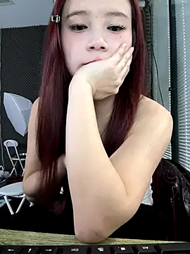 Snapshot of YY-27 chatting on November 20, 2025, 9:54 am YY-27 online show from November 20, 2025, 9:54 am