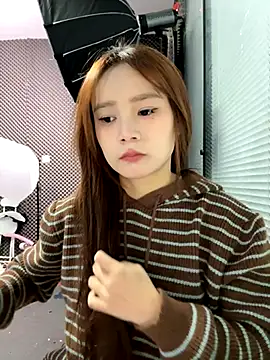 Snapshot of YY-27 chatting on October 31, 2025, 4:53 am YY-27 online show from October 31, 2025, 4:53 am