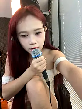 Snapshot of YY-27 chatting on November 15, 2025, 5:33 am YY-27 online show from November 15, 2025, 5:33 am