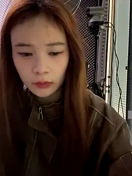 Snapshot of YY-27 chatting on November 5, 2025, 5:32 am YY-27 online show from November 5, 2025, 5:32 am