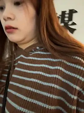 Snapshot of YY-27 chatting on October 27, 2025, 5:52 am YY-27 online show from October 27, 2025, 5:52 am