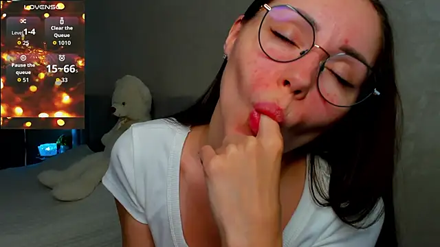 Snapshot of fun_nd_bun chatting on July 17, 2026, 2:42 am fun nd bun online show from July 17, 2026, 2:42 am