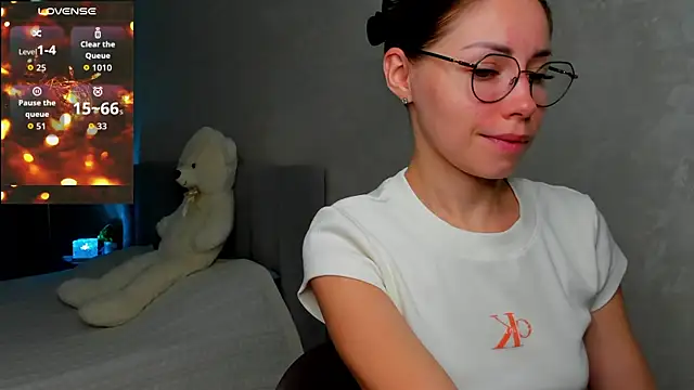 Snapshot of fun_nd_bun chatting on July 14, 2026, 3:33 am fun nd bun online show from July 14, 2026, 3:33 am
