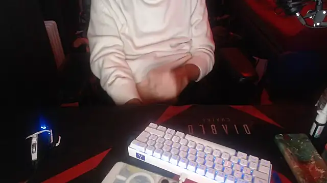 Snapshot of geil20CM2 chatting on November 8, 2025, 3:59 pm geil20CM2 online show from November 8, 2025, 3:59 pm