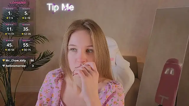 Snapshot of kianawhite chatting on December 5, 2025, 4:44 am kianawhite online show from December 5, 2025, 4:44 am