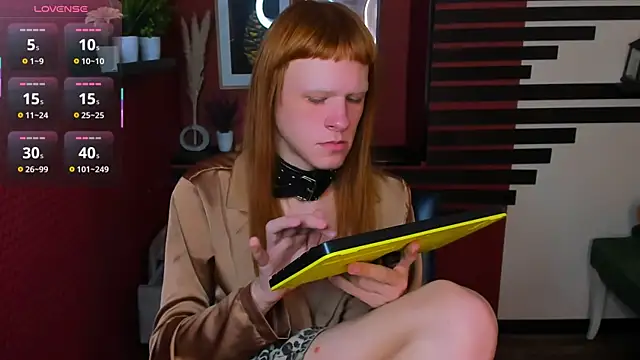 ChloeValentinee online show from January 5, 2026, 5:27 pm