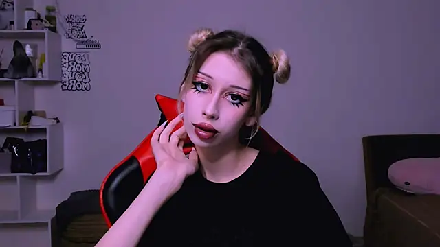 Snapshot of Lori_lolii chatting on December 1, 2025, 6:09 pm Lori lolii online show from December 1, 2025, 6:09 pm