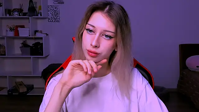 Snapshot of Lori_lolii chatting on November 13, 2025, 7:07 pm Lori lolii online show from November 13, 2025, 7:07 pm