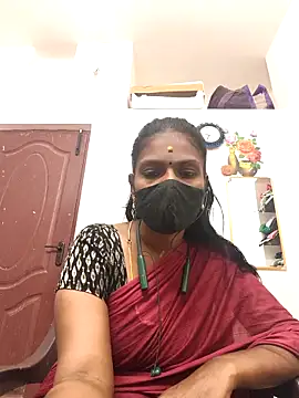 Snapshot of Tamil_Yalini12 chatting on May 12, 2026, 1:24 am Tamil Yalini12 online show from May 12, 2026, 1:24 am