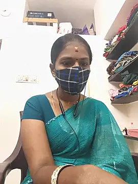 Snapshot of Tamil_Yalini12 chatting on August 1, 2026, 1:03 am Tamil Yalini12 online show from August 1, 2026, 1:03 am