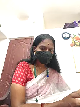 Snapshot of Tamil_Yalini12 chatting on May 8, 2026, 1:31 am Tamil Yalini12 online show from May 8, 2026, 1:31 am