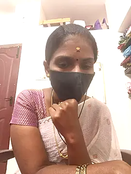Snapshot of Tamil_Yalini12 chatting on July 22, 2026, 6:10 pm Tamil Yalini12 online show from July 22, 2026, 6:10 pm