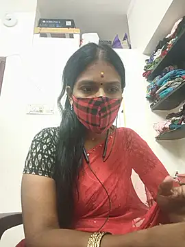 Snapshot of Tamil_Yalini12 chatting on August 9, 2026, 3:23 am Tamil Yalini12 online show from August 9, 2026, 3:23 am