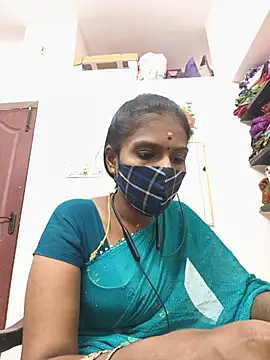 Snapshot of Tamil_Yalini12 chatting on July 10, 2026, 5:35 pm Tamil Yalini12 online show from July 10, 2026, 5:35 pm