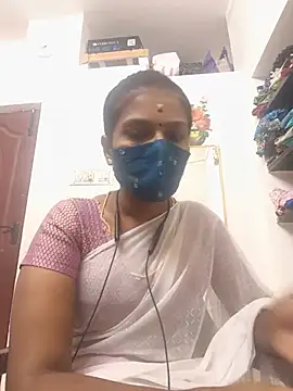 Snapshot of Tamil_Yalini12 chatting on August 6, 2026, 1:55 am Tamil Yalini12 online show from August 6, 2026, 1:55 am