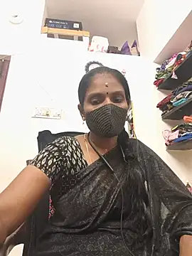 Snapshot of Tamil_Yalini12 chatting on July 28, 2026, 5:45 pm Tamil Yalini12 online show from July 28, 2026, 5:45 pm