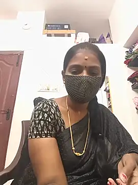 Snapshot of Tamil_Yalini12 chatting on July 29, 2026, 3:39 am Tamil Yalini12 online show from July 29, 2026, 3:39 am