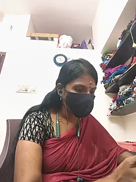 Snapshot of Tamil_Yalini12 chatting on May 24, 2026, 5:51 am Tamil Yalini12 online show from May 24, 2026, 5:51 am