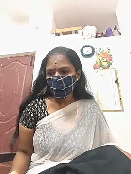 Snapshot of Tamil_Yalini12 chatting on June 21, 2026, 1:00 am Tamil Yalini12 online show from June 21, 2026, 1:00 am