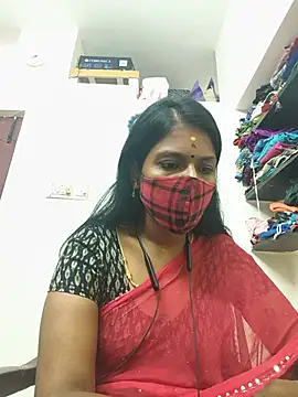 Snapshot of Tamil_Yalini12 chatting on August 3, 2026, 1:03 am Tamil Yalini12 online show from August 3, 2026, 1:03 am