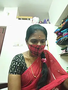 Snapshot of Tamil_Yalini12 chatting on June 17, 2026, 4:56 am Tamil Yalini12 online show from June 17, 2026, 4:56 am