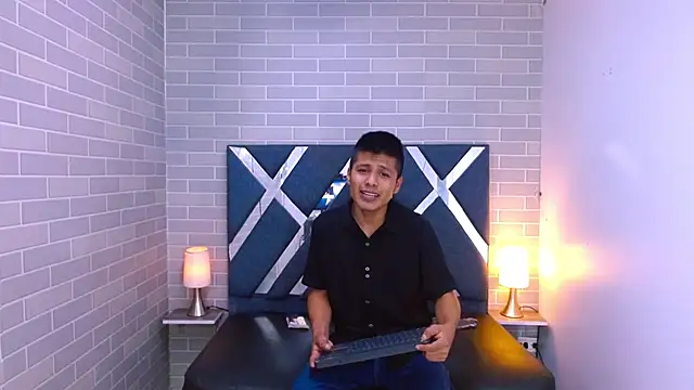 marcus hans  online show from November 14, 2025, 7:28 pm