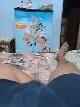 Snapshot of LoudGear22 chatting on June 17, 2026, 3:28 am LoudGear22 online show from June 17, 2026, 3:28 am